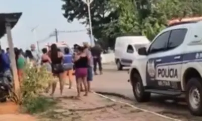 Moradores do bairro da Paz bloqueiam rua em manifestação por falta de água