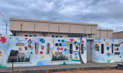 Creche é acusada de excluir crianças autistas de cinema; secretário nega