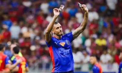 Bahia atropela o Grêmio e segue firme na luta pelo G6 do Brasileirão