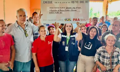Petecão participa de entrega de R$ 710 mil a cooperativa de mulheres rurais em Bujari