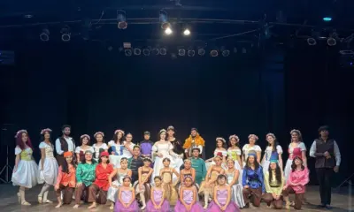 “Branca de Neve” ganha nova vida no palco com espetáculo da Fluxo Cia de Artes
