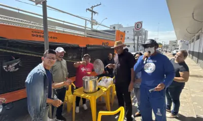 Servidores da saúde de Rio Branco cobram reajuste do piso salarial