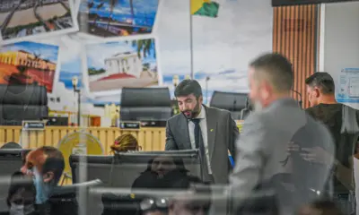 Sessão da Câmara de Rio Branco atrasa em dia de expectativa pela votação