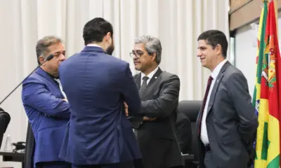 Base do governo “tratora” oposição e aprova criação de cargo de secretário-adjunto