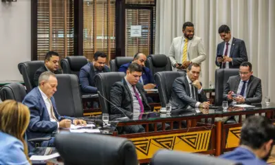 Base do governo “tratora” oposição e aprova criação de cargo de secretário-adjunto