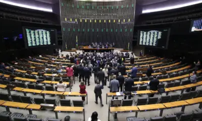 Governo e oposição entram em guerra de narrativas por queda de MP