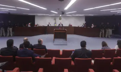 STF retoma julgamento do núcleo de desinformação com voto de Moraes