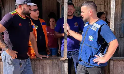Rodrigo repassa R$ 40 mil para famílias atingidas por incêndio em Tarauacá
