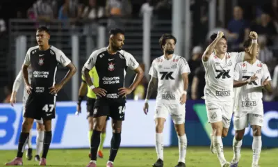 Santos domina, vence o Corinthians e se afasta da zona do rebaixamento