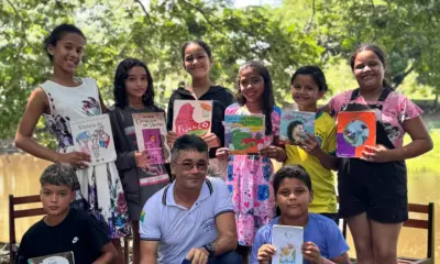 Escola incentiva leitura ao ar livre na região do Rio Croa, em Cruzeiro do Sul