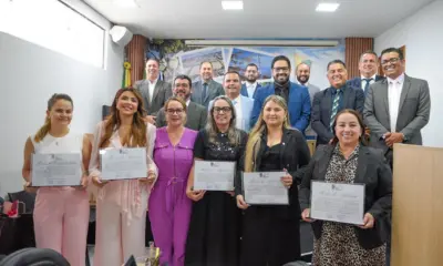 Gabriela Câmara recebe Moção de Aplausos por trabalho na regularização fundiária