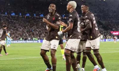 Vasco vence Fluminense com brilho de Rayan e falha de Fábio no Maracanã