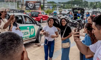 Três jovens chegam nos últimos segundos para o Enem na Uninorte em Rio Branco