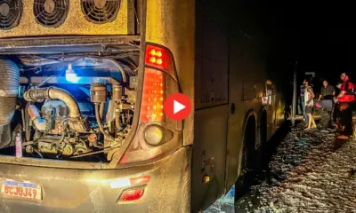 Mais de 50 torcedores do Acre abandonam ônibus quebrado e seguem trajeto em pé