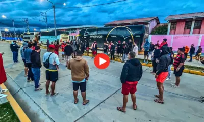 Ônibus da caravana acreana fura pneu, mas imprevisto vira festa com estudantes peruanos