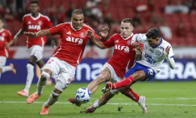 Inter cede empate ao Bahia nos acréscimos e segue ameaçado no Brasileirão