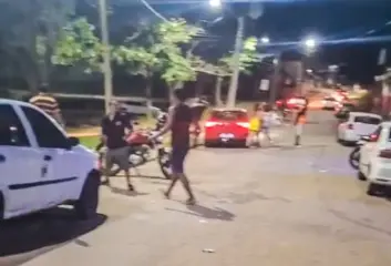 Homens brigam em frente a bar na beira do rio Acre na capital: “mato ele rapidinho”