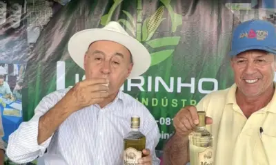 Bocalom toma cachaça Mineira Jambu durante 1º Encontro Agrofamiliar