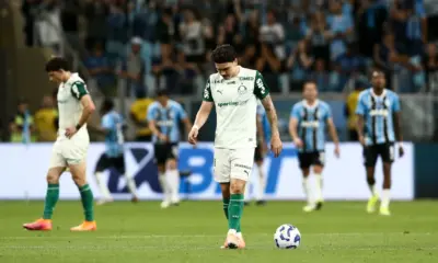 Palmeiras leva virada do Grêmio e perde chance de se aproximar da liderança