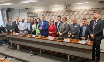Tião Bocalom lidera comitiva de prefeitos em Brasília durante reunião da bancada acreana