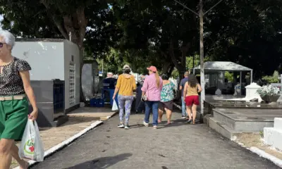 Cemitério São João Batista inicia visitas com pouca movimentação em Rio Branco
