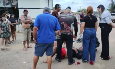 Colisão entre moto e caminhão deixa jovem ferido em Brasiléia