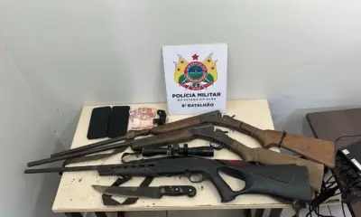 Dois homens são presos após roubo de quadriciclo e armas