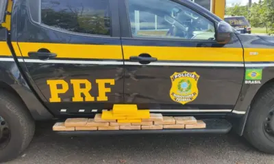 PRF apreende mais de 20 kg de cocaína e cumpre mandado de prisão
