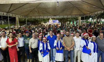 Duarte participa da abertura do Natal em Epitaciolândia e entrega veículos