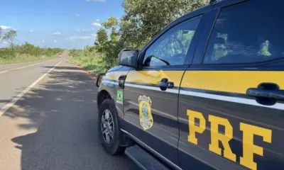 Homem com mandado de prisão em aberto é detido pela PRF em Cruzeiro do Sul