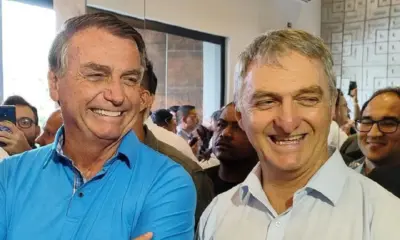 Irmão de Bolsonaro visita ex-presidente e alinha candidatura para 2026