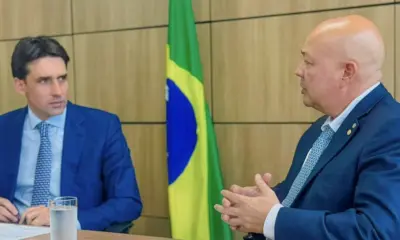 Zé Adriano articula ligação aérea entre Cruzeiro do Sul e cidades do Peru