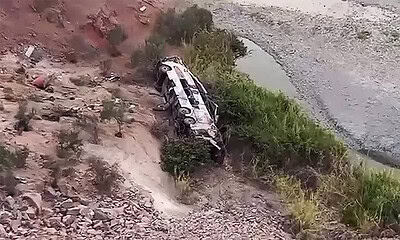 Acidente com ônibus deixa pelo menos 37 mortos no Peru