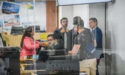 Mesmo com reclamações de vereadores, sessão da Câmara inicia com atraso