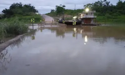 Rio Caeté sobe e interdita a BR-364 em Sena Madureira