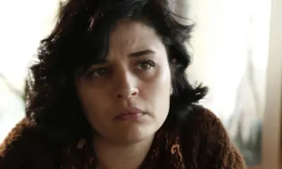 Final da novela Mãe: Para salvar Melek, Sule acaba com a vida de Cengiz e é presa