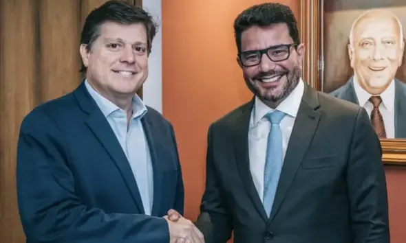 Cameli abre as portas ao MDB