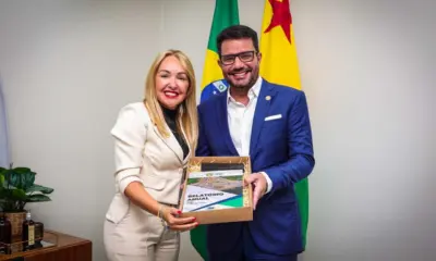 Relatório de 2025 do Deracre é entregue por Sula a Gladson com obras e atuação nos municípios