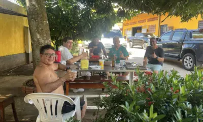 Petecao se reúne para “tomar umas” no Mangueiras Bar