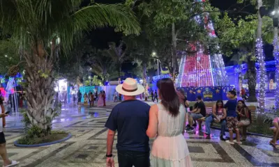 Bocalom entrega panetones a pessoas em situação de rua