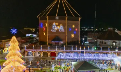 Zequinha acende luzes de Natal em Cruzeiro do Sul