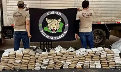 PF apreende caminhão no AM com 182 kg de maconha e pistolas