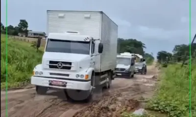 Motoristas expõem trecho crítico da BR-364 no Acre