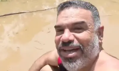 Deputado se desloca de barco até casa da mãe no bairro Seis de Agosto
