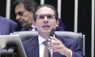 Hugo busca respostas jurídicas para lidar com caso Zambelli; entenda