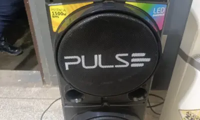 Mulher é presa por uso de som alto e cheiro de maconha em casa