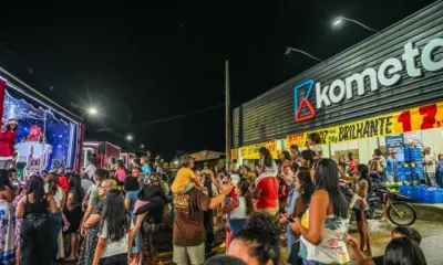 Primeira parada da Caravana da Coca-Cola reúne multidão no Calafate