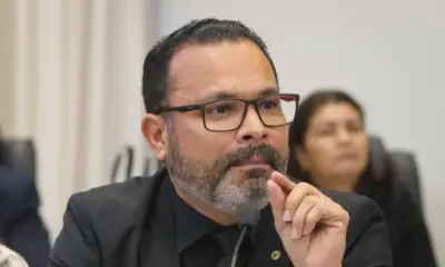 Servidores da Secom pedem por PCCR e Tadeu Hassem garante esforço da Aleac