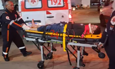 Motociclista fica ferido após colidir na traseira de carro na rodovia AC-40