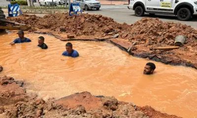 Rompimento de tubulação em frente ao Terminal afeta abastecimento de água em bairros de Rio Branco